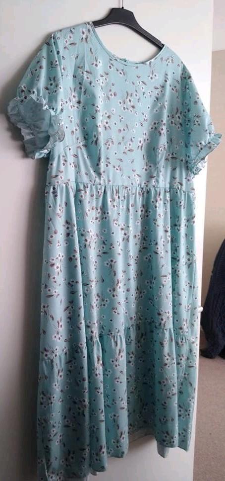Romantische jurk maat 46 48, Kleding | Dames, Jurken, Ophalen of Verzenden, Zo goed als nieuw, Maat 46/48 (XL) of groter, Onder de knie