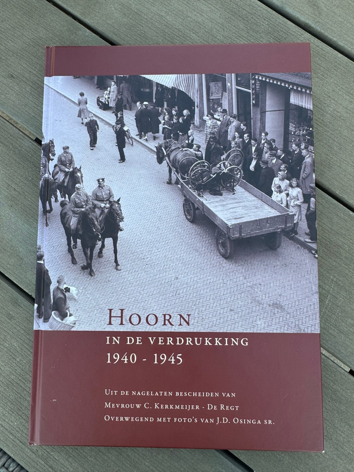 Hoorn in de Verdrukking 1940-1945 - Zo goed als nieuw, Ophalen of Verzenden, Landmacht, Boek of Tijdschrift