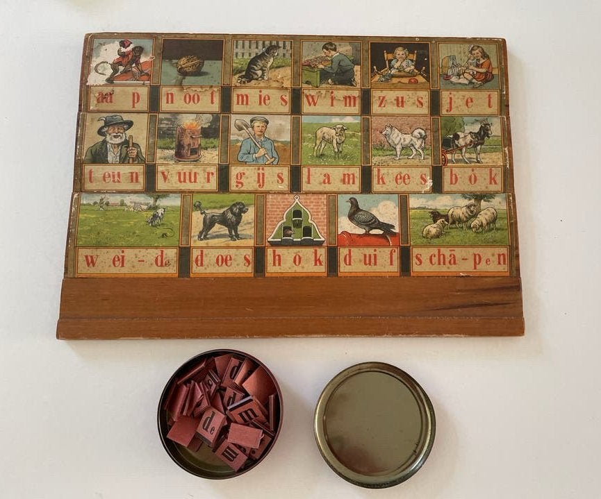 Vintage Leesplankje met Letters, Ophalen of Verzenden