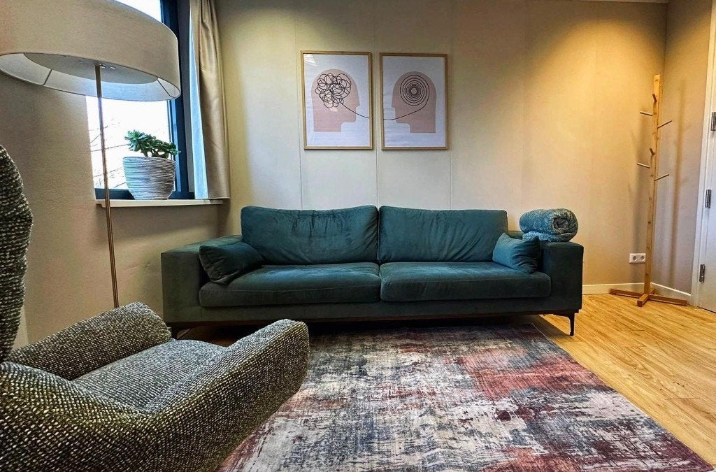 FURNISHED PRACTICE / OFFICE ROOM FOR RENT – Amsterdam Zuid, Huizen en Kamers, Kamers te huur, Amsterdam