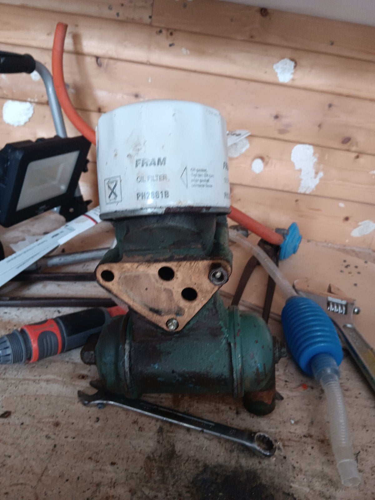 Volvo Penta MD17/MD19/MD21 oliefilter met koeler, Ophalen