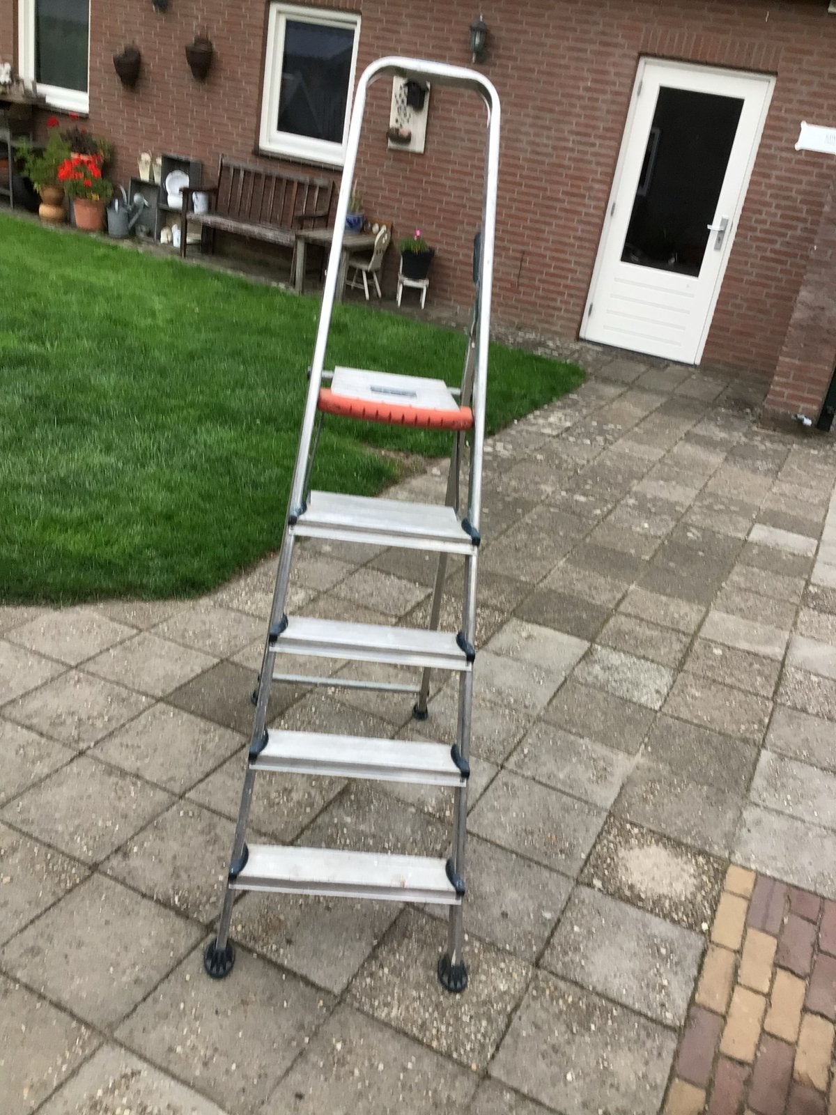 Altrex huishoudtrap met 5 treden, Doe-het-zelf en Verbouw, Ophalen, Trap, Zo goed als nieuw, Opvouwbaar of Inschuifbaar