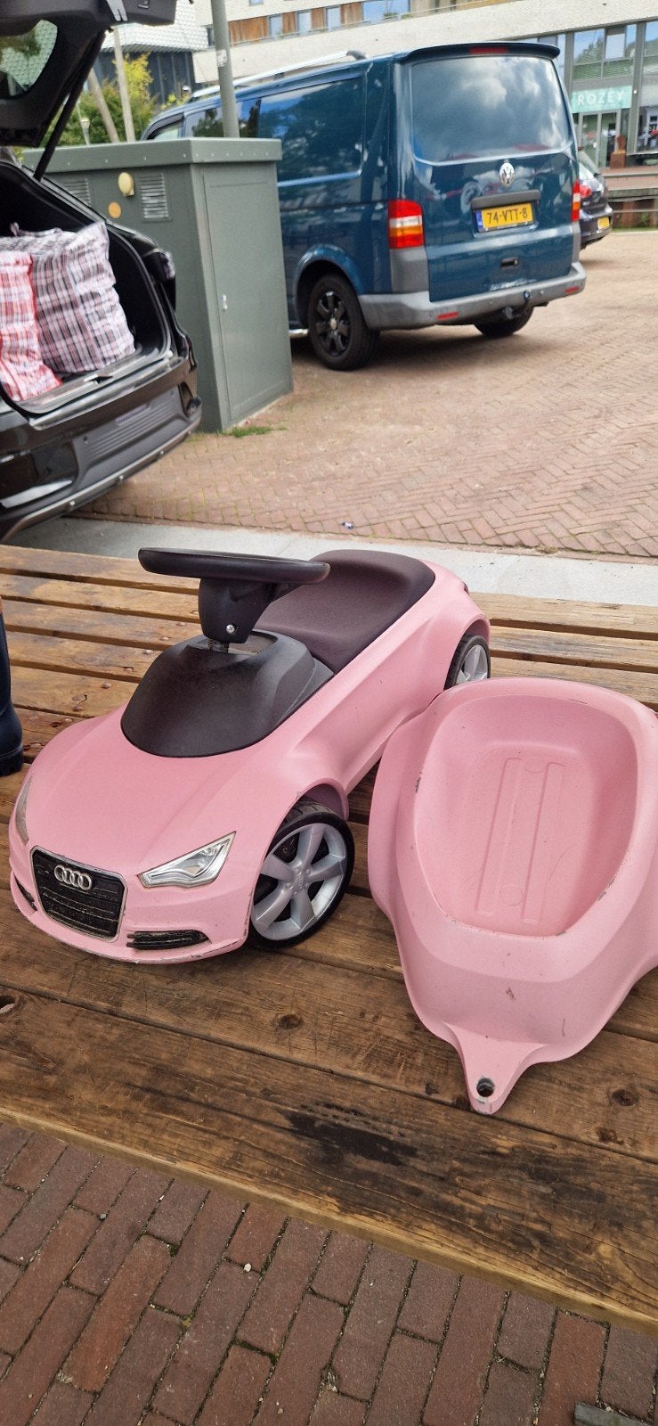 Roze Audi loopauto voor kinderen, Kinderen en Baby's, Speelgoed | Buiten | Voertuigen en Loopfietsen, Ophalen of Verzenden, Gebruikt