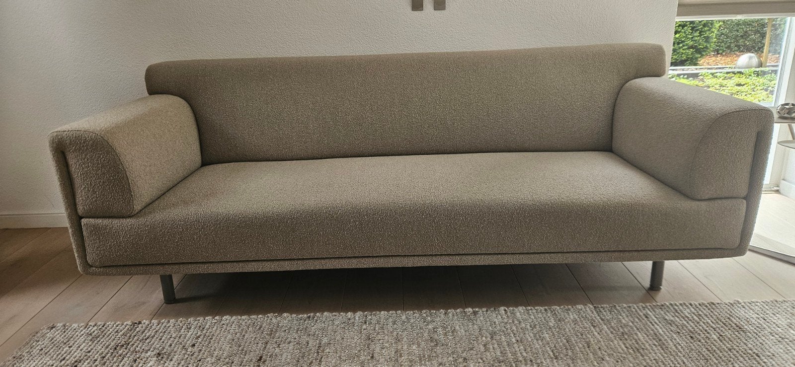 Moderne 3-zitsbank 'Eyye' in beige bouclé stof, Huis en Inrichting, Banken | Bankstellen, Modern, Bouclé, Driepersoons, 75 tot 100 cm