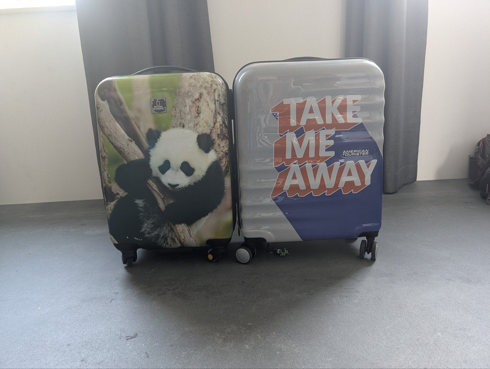 Twee handbagage koffers te koop., Ophalen, Hard kunststof, 70 cm of meer