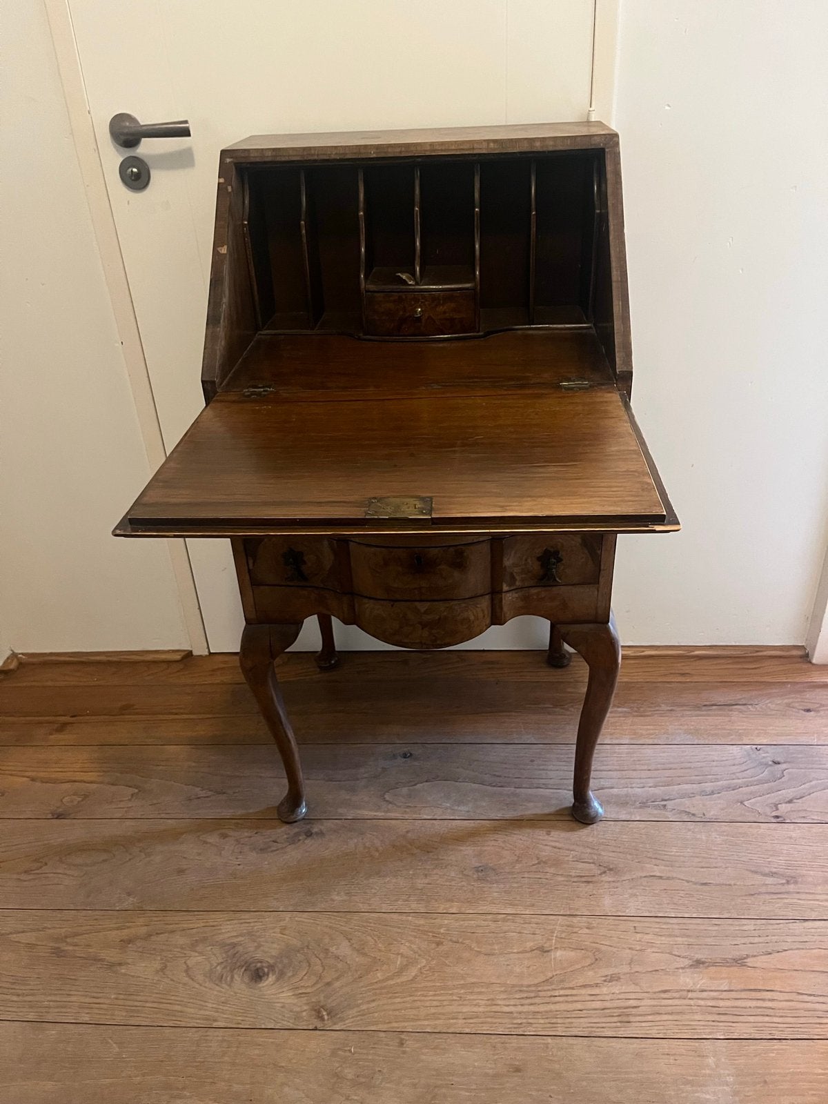 Antiek Biedermeier secretaire met wortelnotenfineer, Ophalen, Gebruikt