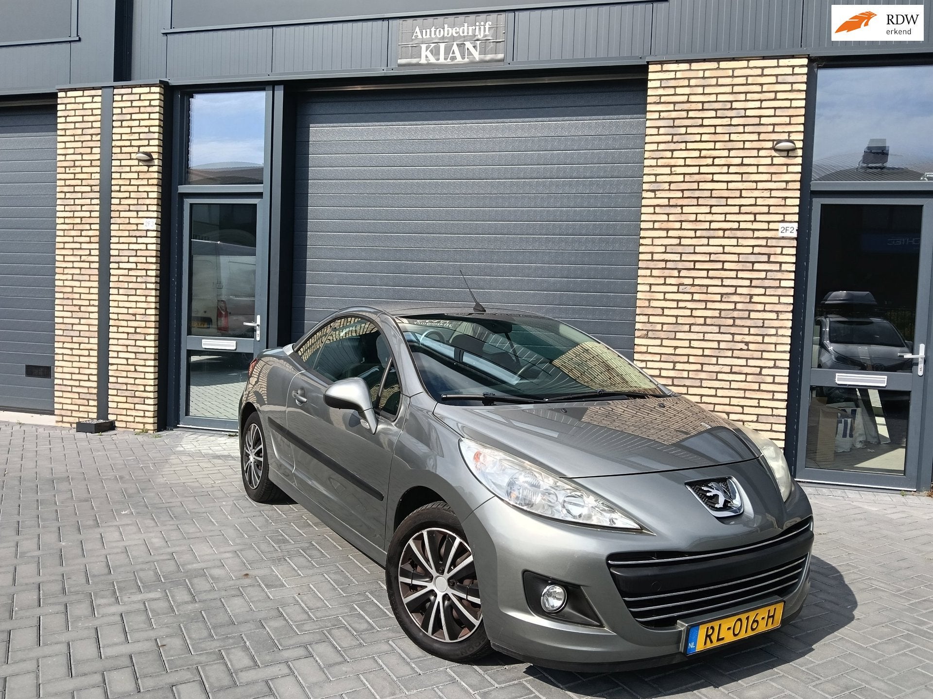 Peugeot 207 CC 1.6 VTi. Cabriolet, Voorwielaandrijving, Euro 5, Gebruikt, 4 cilinders
