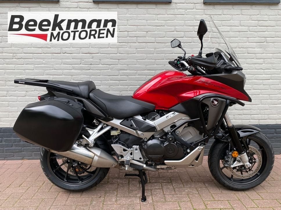 HONDA VFR 800 X CROSSRUNNER (bj 2015) 33.969 km Kofferset /, Motoren, 782 cc, HONDA, 4 cilinders, Motorrijbewijs A