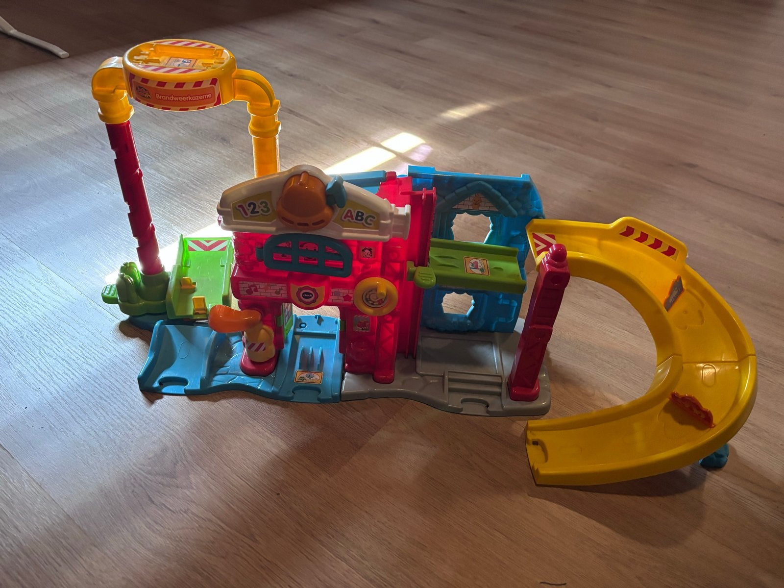 Grote set VTech Toet Toet Auto's met garages en banen, Ophalen, Gebruikt