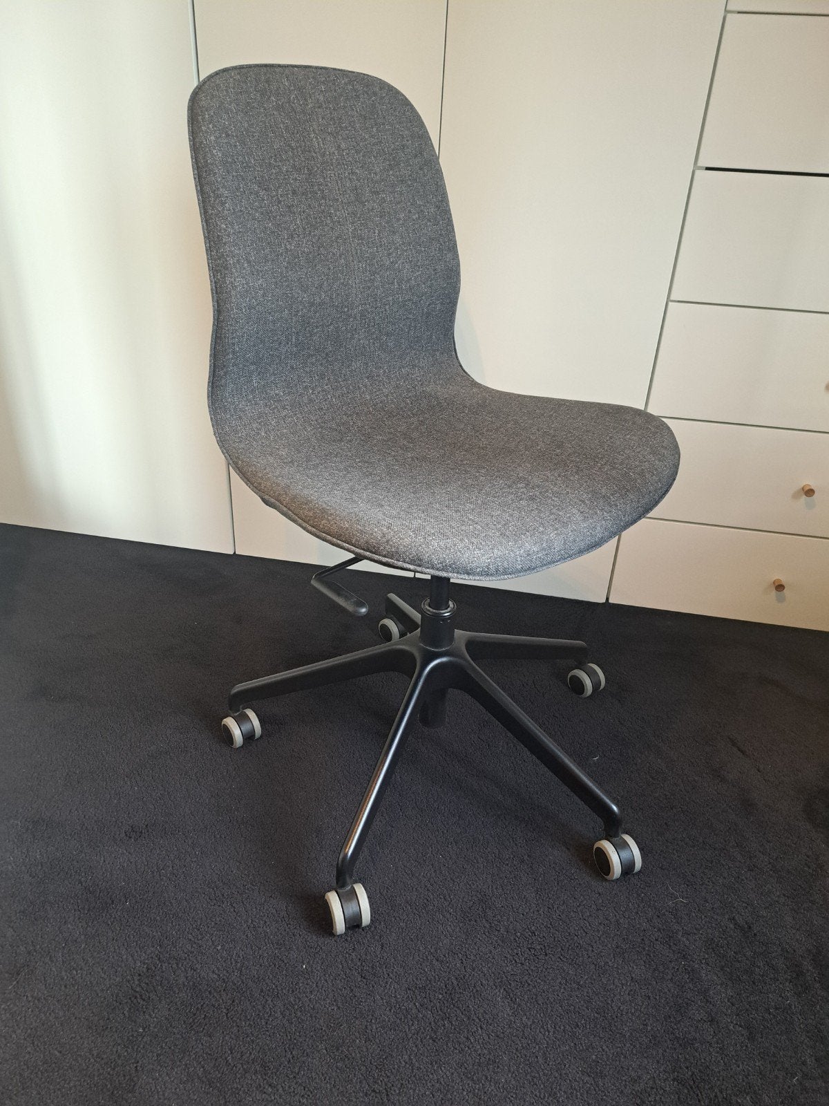 Grijze Bureaustoel te koop van ikea LÅNGFJÄLL, Ophalen, Zo goed als nieuw, Grijs