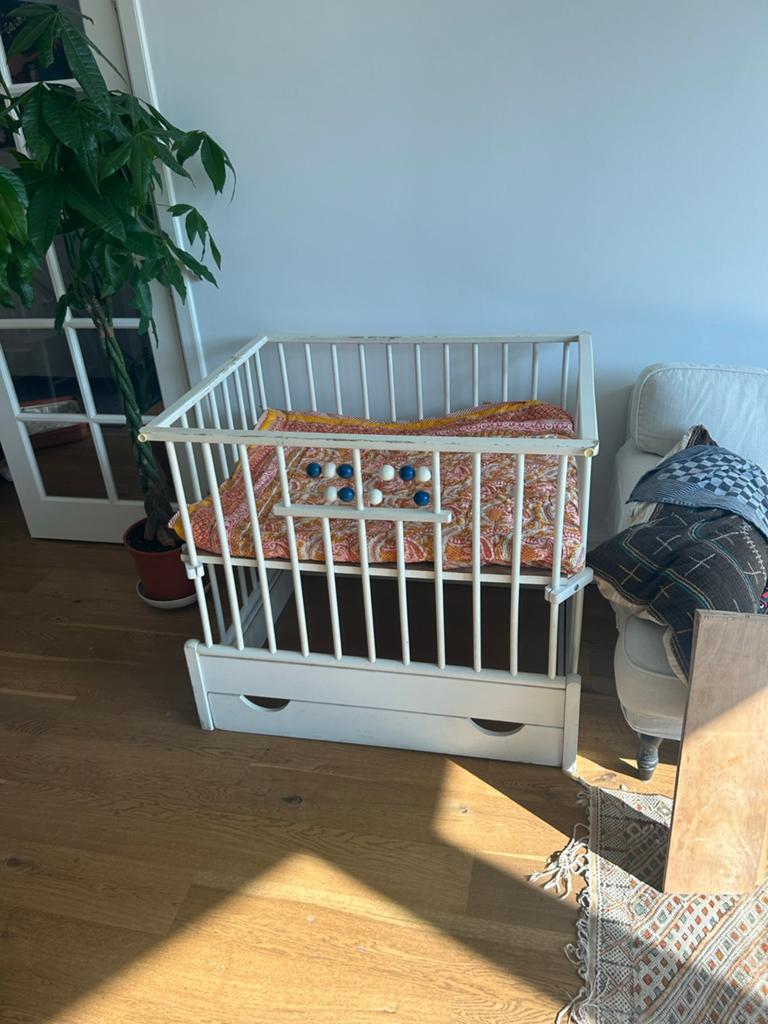 Box baby hout - gratis, Kinderen en Baby's, Boxen, Ophalen, Gebruikt, In hoogte verstelbaar