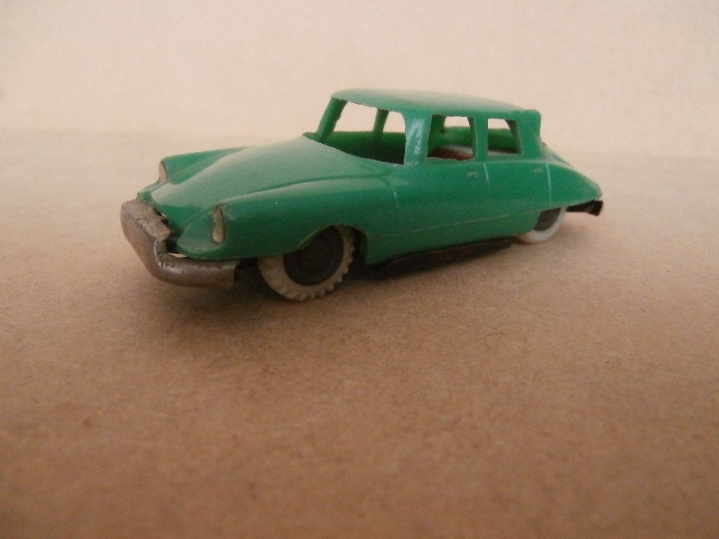 Plastic met metalen bodem Citroën DS19, Hobby en Vrije tijd, Ophalen of Verzenden, Zo goed als nieuw, Auto, Overige merken