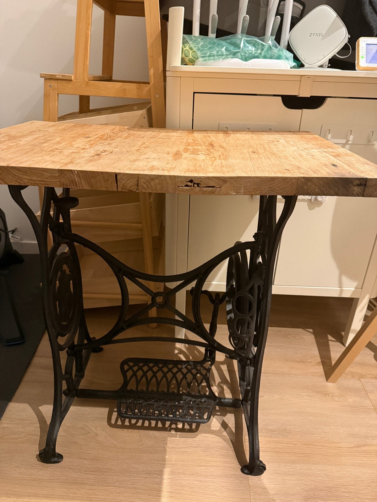 Senger antiek oude naaitafel - bijzettafel, Ophalen, Gebruikt, Metaal of Aluminium, 55 tot 75 cm