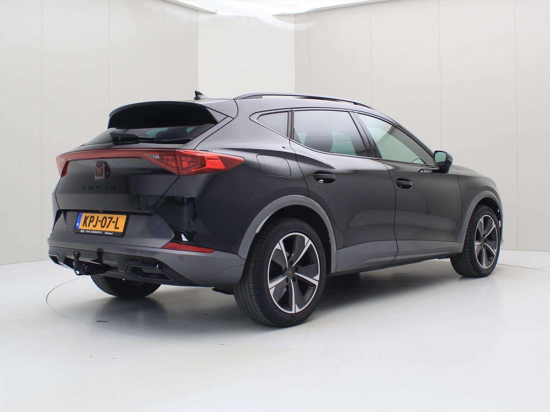 Cupra Formentor 1.5 TSI 150PK DSG [ TREKHAAK+PANO+CAMERA+STO, Auto's, Dealer onderhouden, 15 km/l, Leder en Stof, Zwart