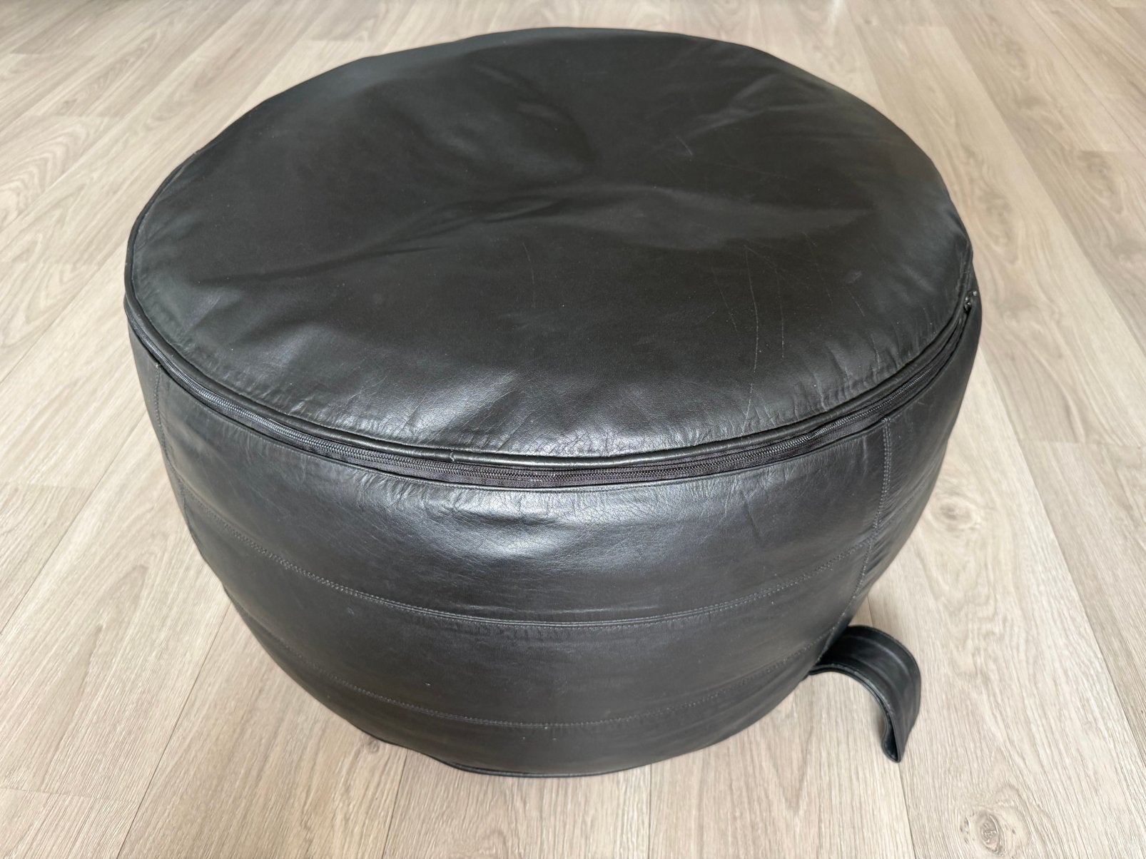 John Lewis black leather puff - extremely stylish, Ophalen, Zo goed als nieuw, Rechthoekig