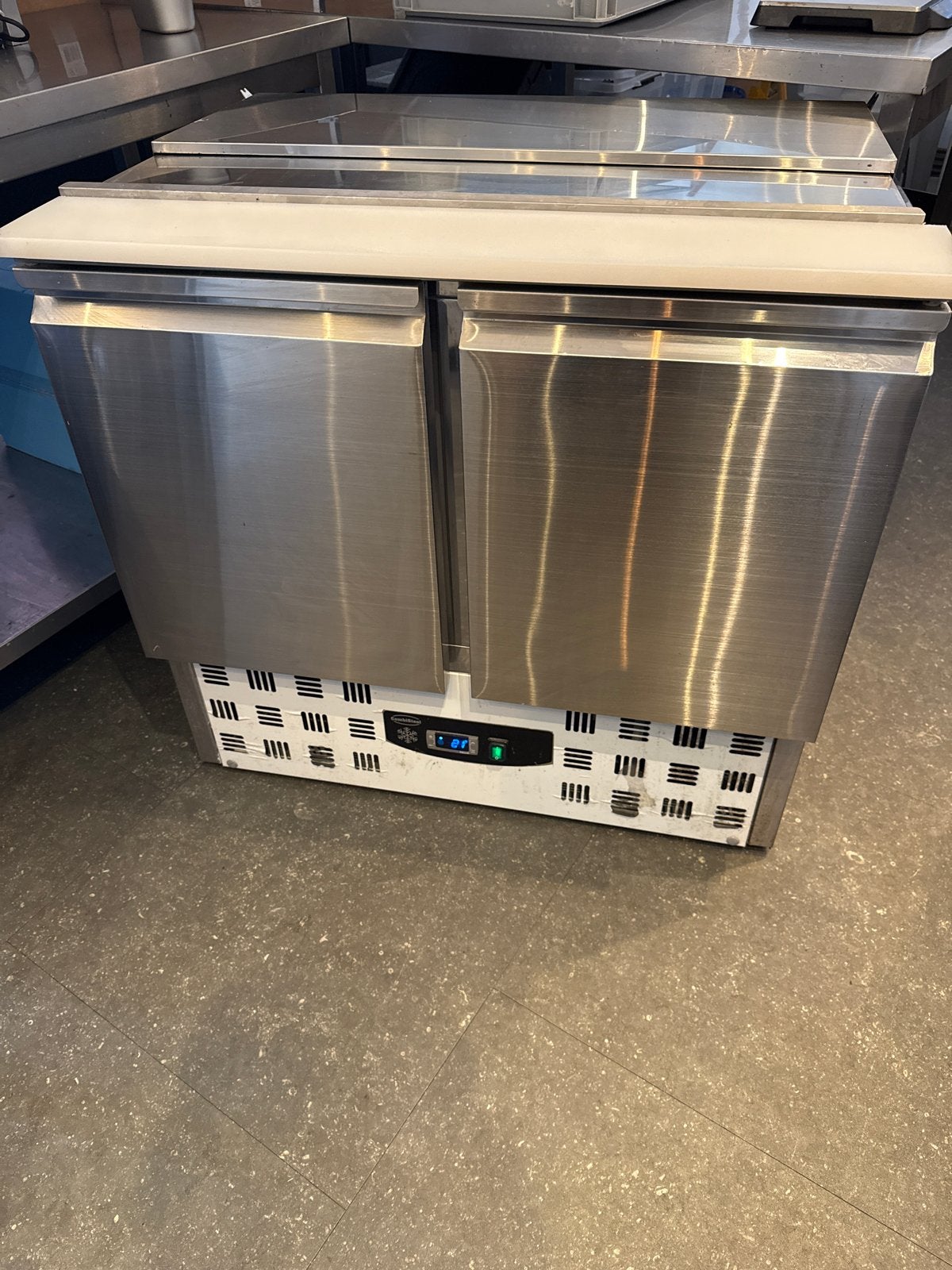RVS Koelwerkbank met snijplank - Gebruikt, Witgoed en Apparatuur, Koelkasten en IJskasten, 60 cm of meer, 100 tot 150 liter, Ophalen