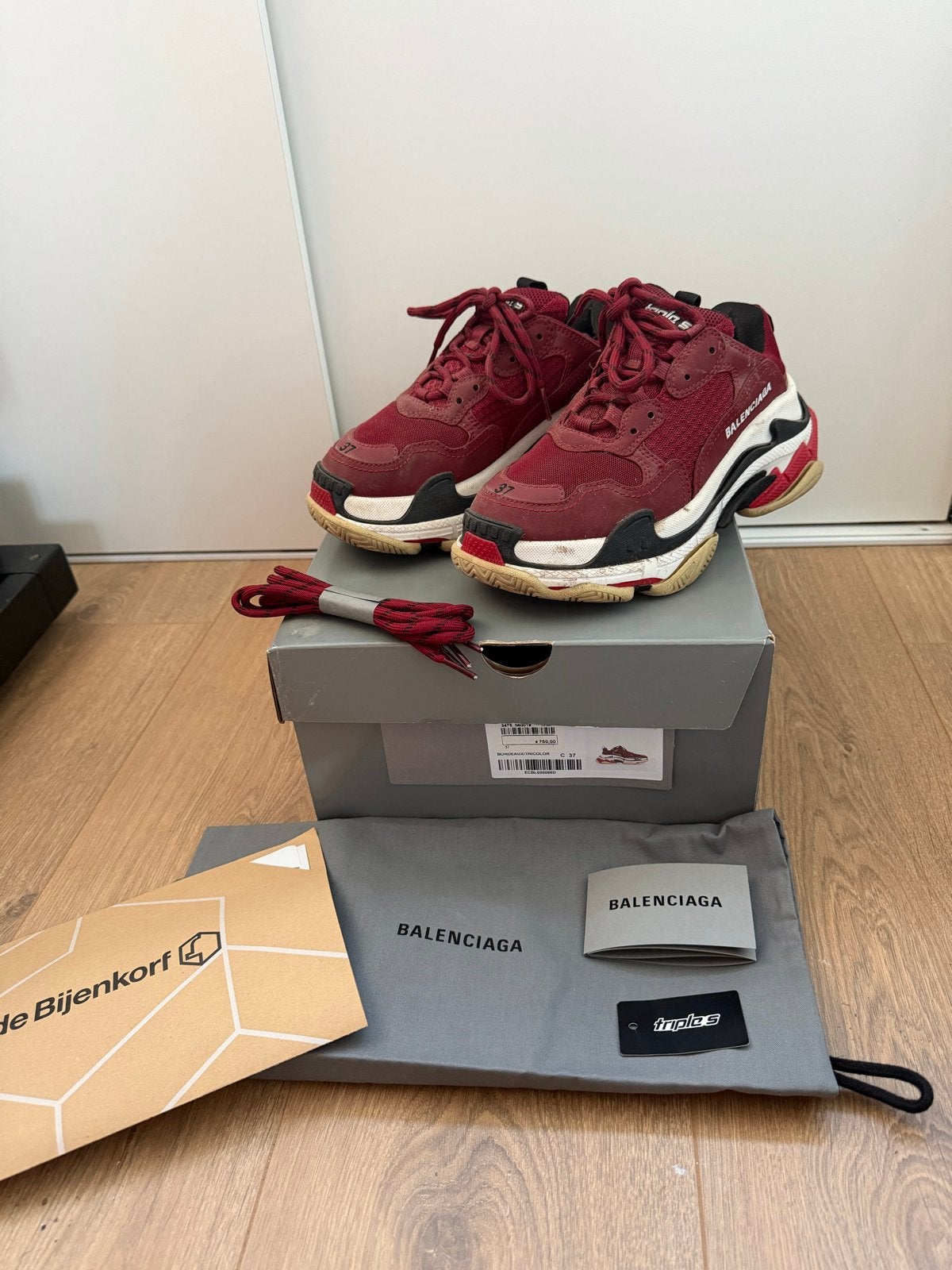 Balenciaga Triple S Sneakers - Maat 37 - Inclusief Bon, Ophalen of Verzenden, Gedragen, Rood, Sneakers of Gympen