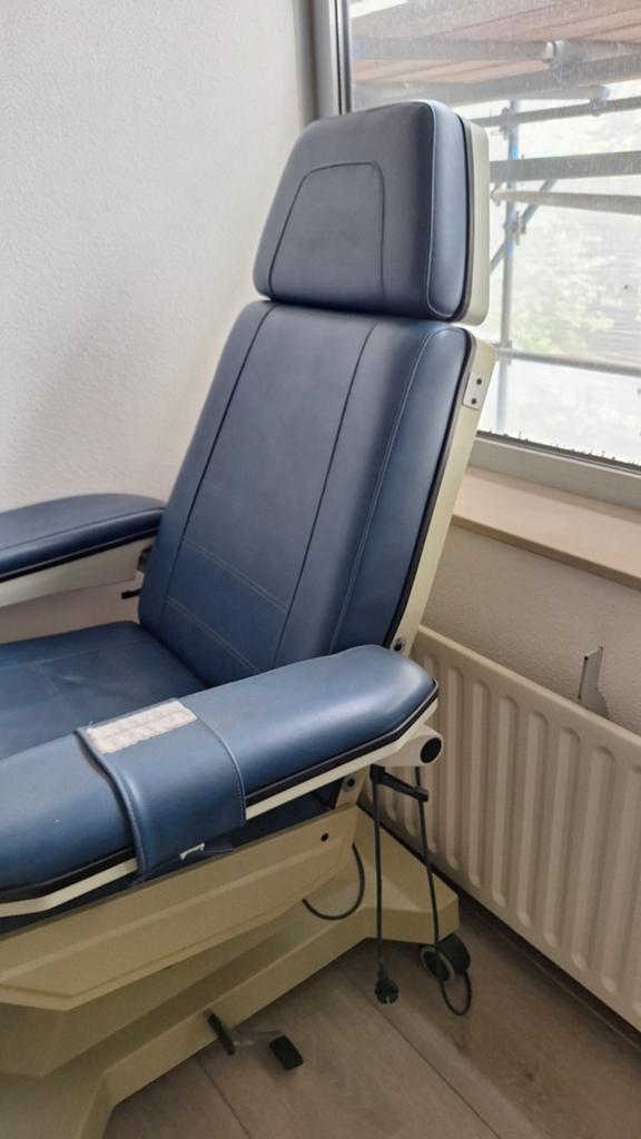 MOET WEG Massagestoel elektrisch verstelbaar, Sport en Fitness, Massageproducten, Ophalen, Gebruikt, Massagestoel of Kussen