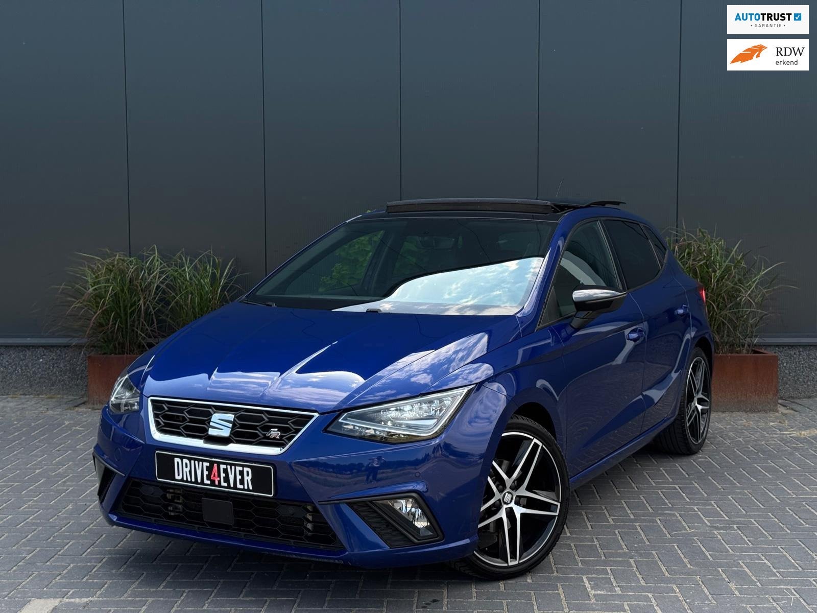 Seat IBIZA 1.0 TSI FR DSG 2021 PANO | LED | CAMERA | SPORTVE, 1063 kg, Gebruikt, 580 kg, Met garantie (alle)