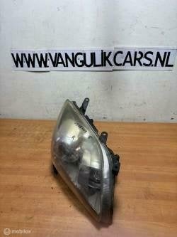 Koplamp rechts Toyota Avensis Verso (01-'06, Gebruikt, Toyota, Ophalen of Verzenden, Toyota