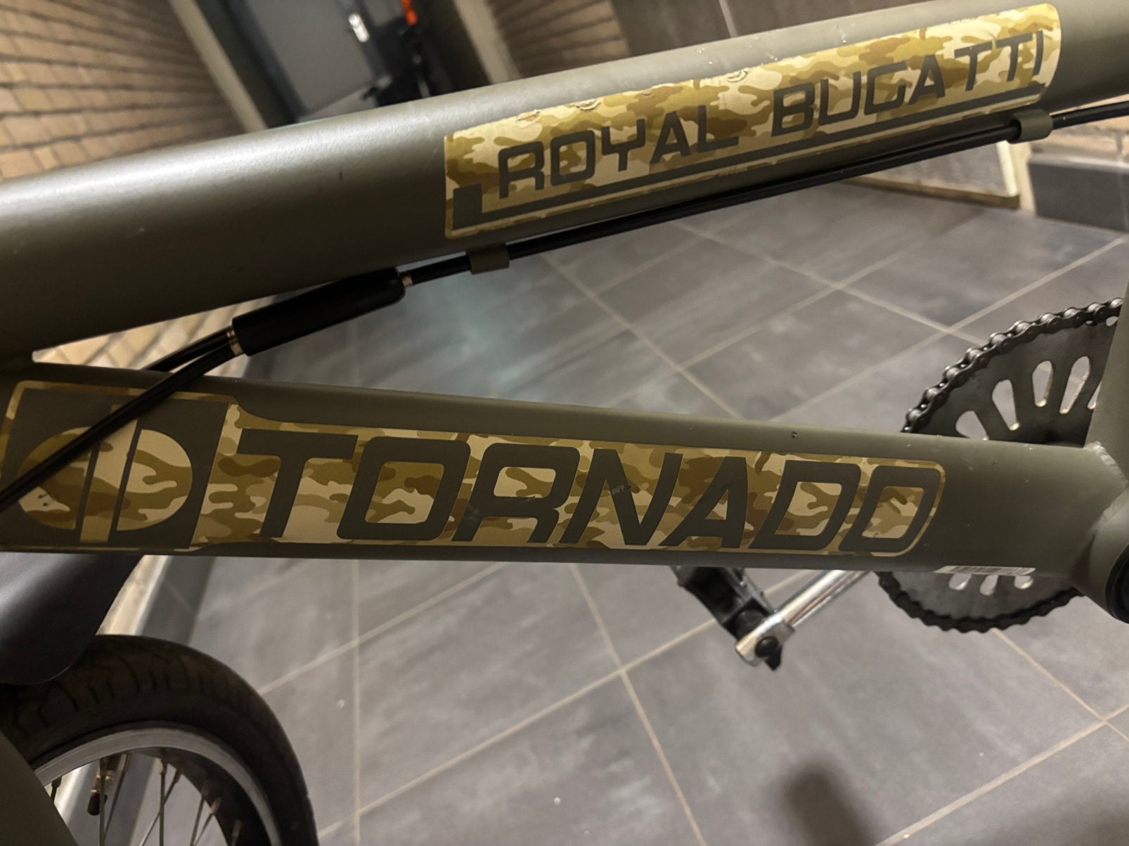 Olijfgroene Tornado Bugatti BMX, Fietsen en Brommers, Ophalen, Staal, Zo goed als nieuw, Schijfrem
