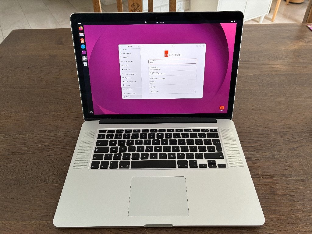15" MacBook Pro (2012) met Ubuntu Linux, MacBook Pro, Gebruikt, 256 GB, 2 tot 3 Ghz