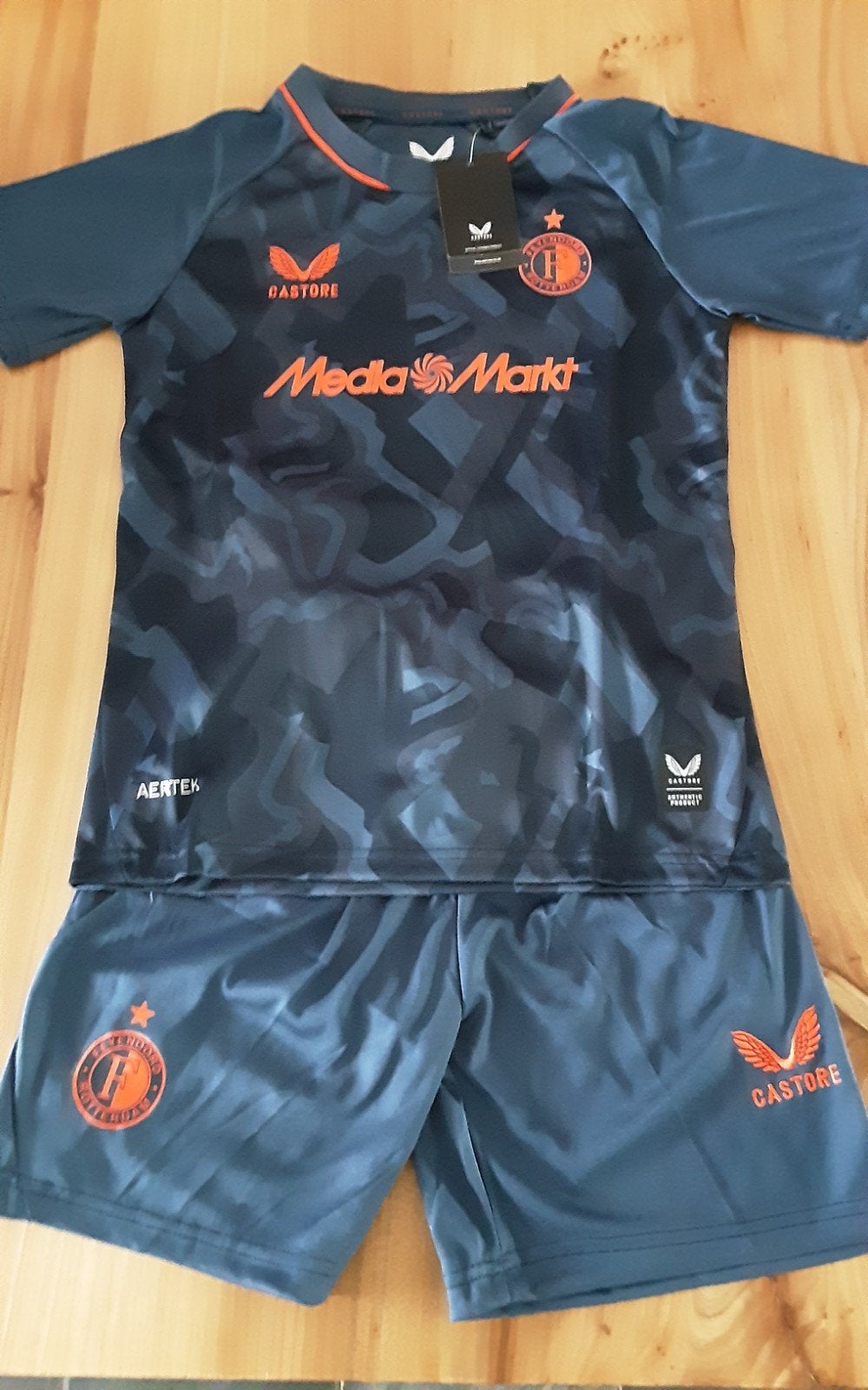 Feyenoord Kids Tenue 26/27 nog maat 104 en nog xxl, Sport en Fitness, Maat XS of kleiner, Ophalen of Verzenden, Nieuw, Set