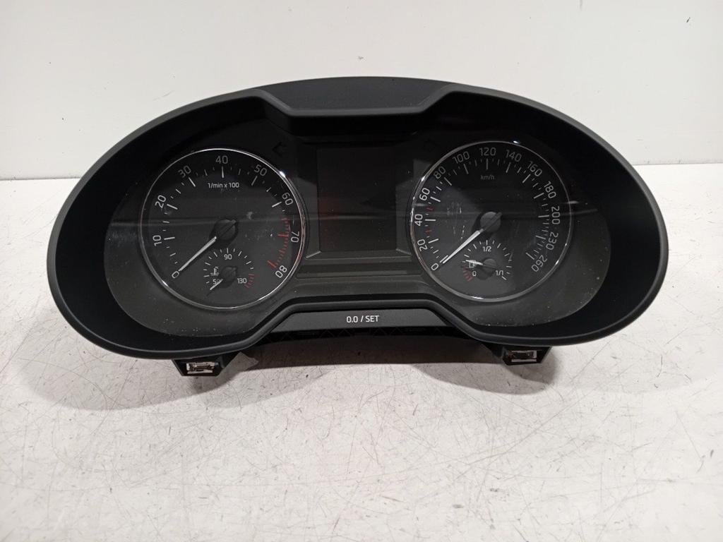 Cockpit Skoda Octavia, Auto-onderdelen, Onderdelen@venauto.nl, Van der Ven Autorecycling B.V., Gebruikt, Ettenseweg 76, 4706 PB Roosendaal, The Netherlands