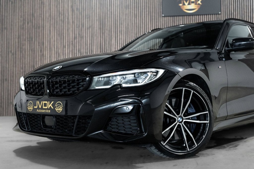 BMW 3-serie Touring M340d xDrive High Executive PANO LEDER C, Auto's, Automaat, Zwart, 2993 cc, Automatische klimaatregeling