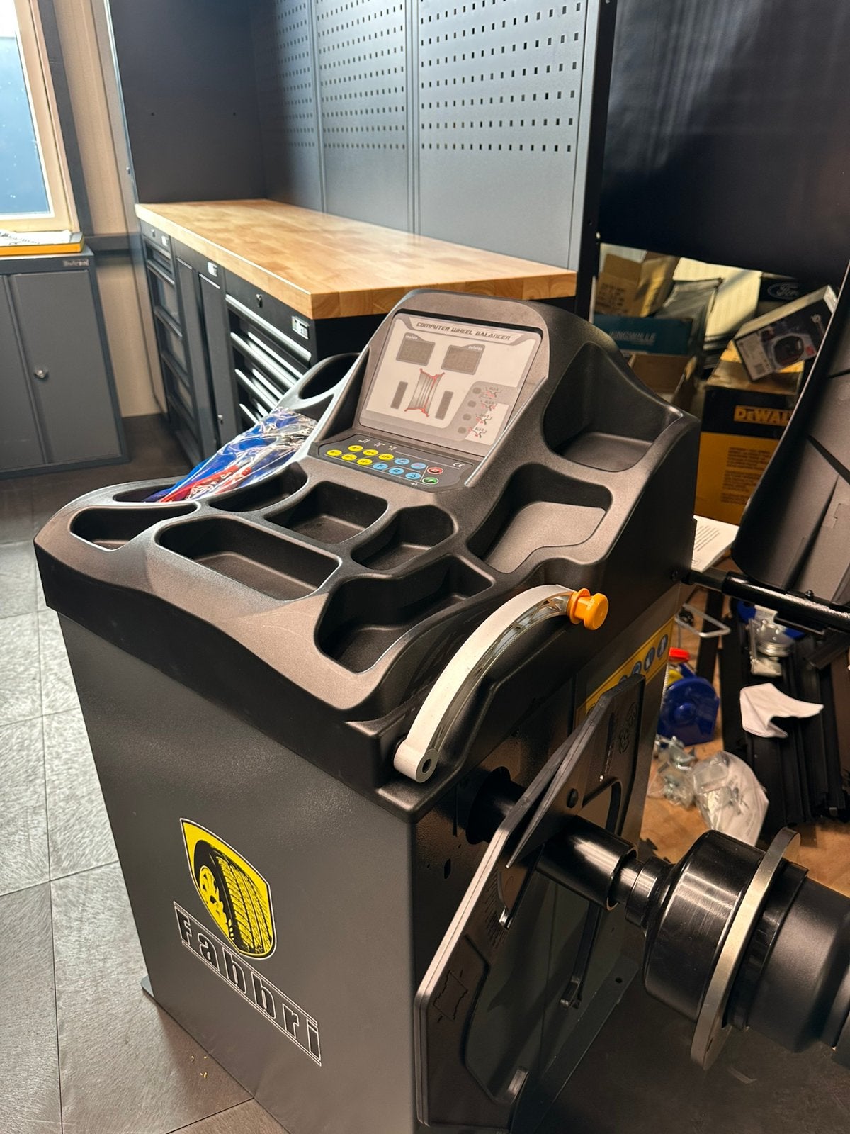 Fabbri ZH825B balanceermachine semi-automatisch / Nieuw, Auto diversen, Ophalen, Nieuw