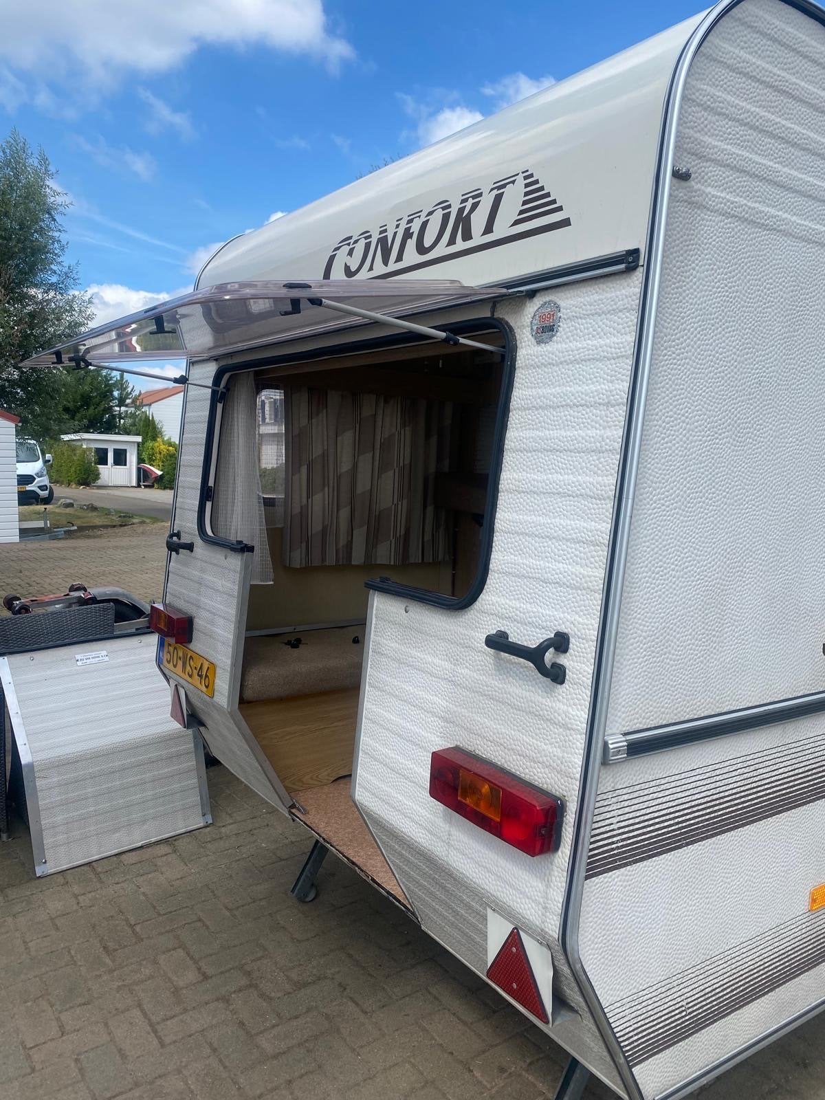 Chateau Confort 380 Caravan, met zonnepaneel en voortent, Caravans en Kamperen, Overige merken, Omvormbare zithoek, Treinzit, Particulier