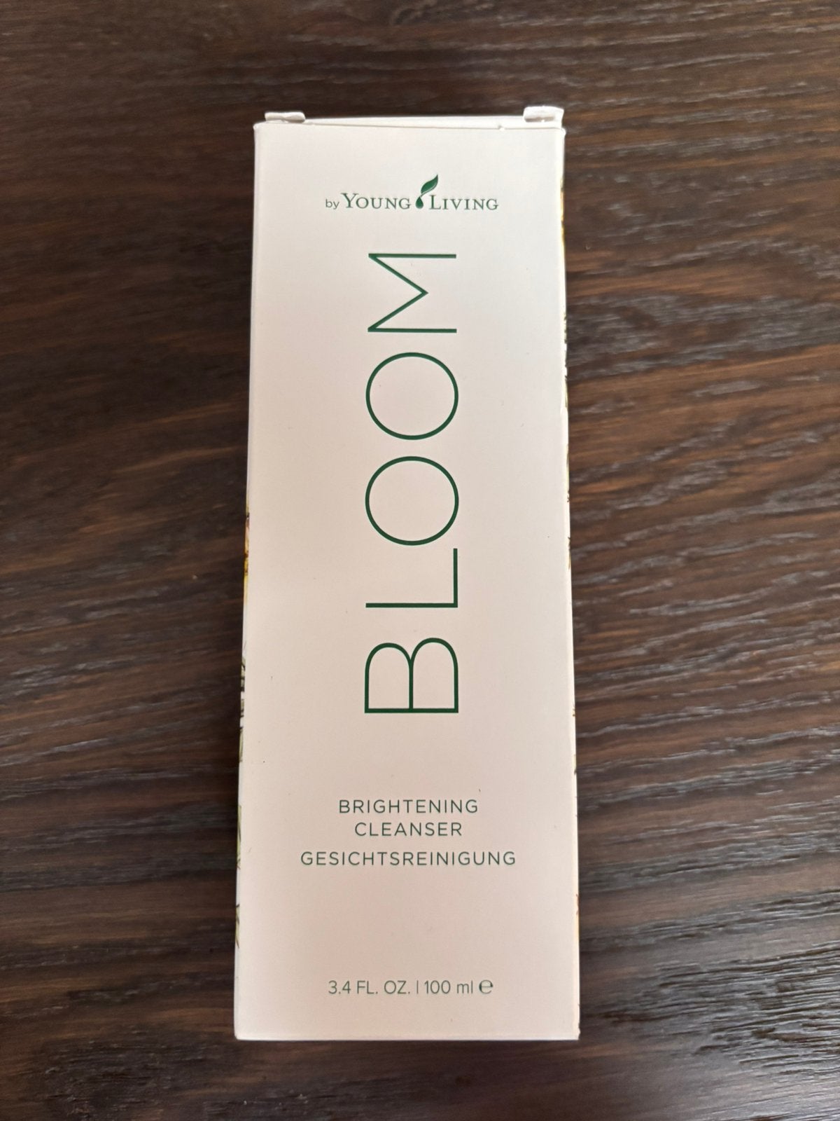 Nieuwe cleanser BLOOM van Young living, Ophalen of Verzenden, Nieuw, Gehele gezicht, Reiniging