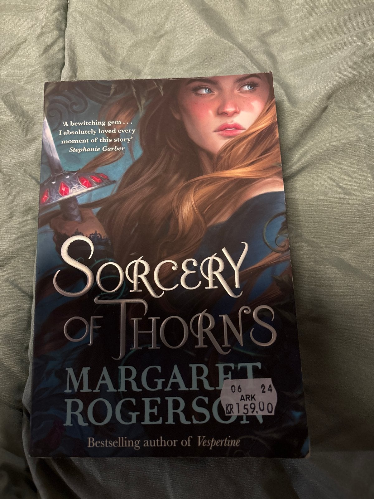 Sorcery of Thorns - Margaret Rogerson (Fantasy Boek), Ophalen of Verzenden, Gelezen