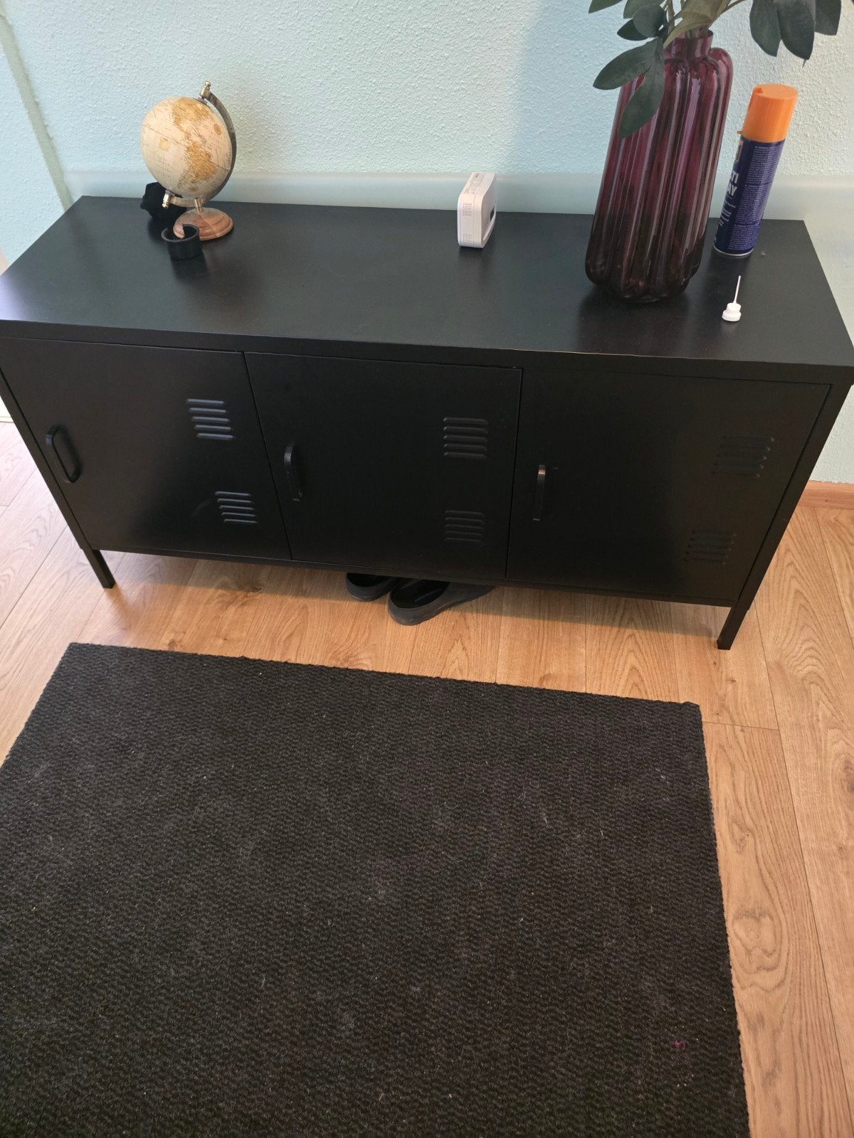 Zwart metalen hal kastje met 3 deuren, Huis en Inrichting, Kasten | Overige, Ophalen, Gebruikt