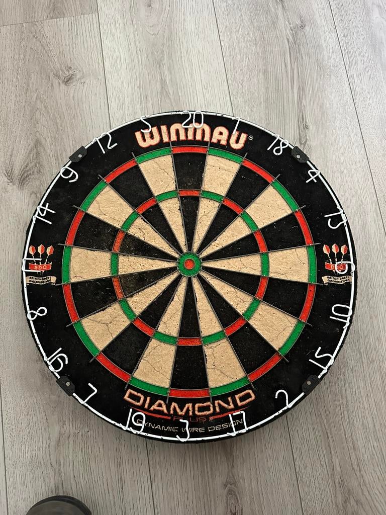 Winmau diamond dartbord, Ophalen of Verzenden, Zo goed als nieuw, Dartbord