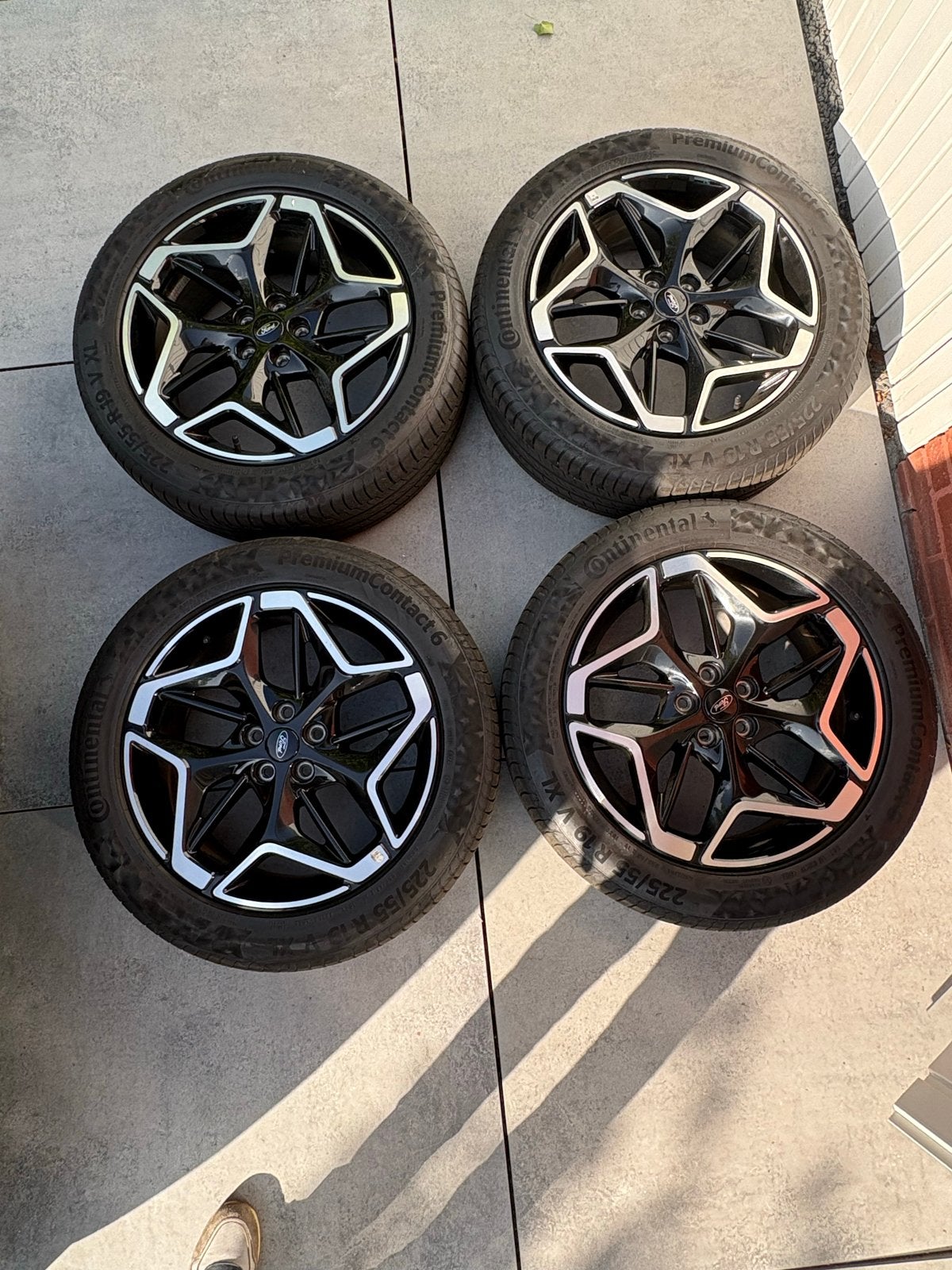 Originele Ford Kuga 19 inch velgen met Continental banden, Auto-onderdelen, Banden en Velgen, Gebruikt, Banden en Velgen, Personenwagen