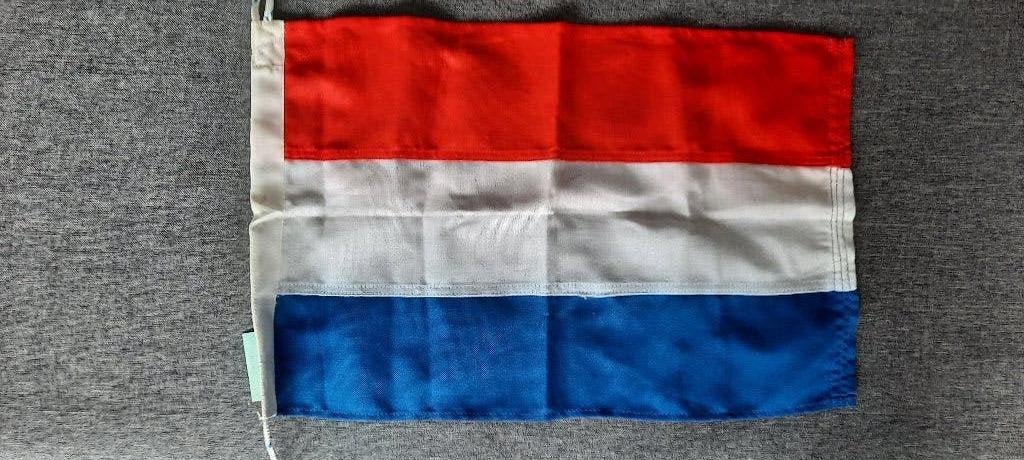 Vlaggen, Ophalen of Verzenden, Zo goed als nieuw