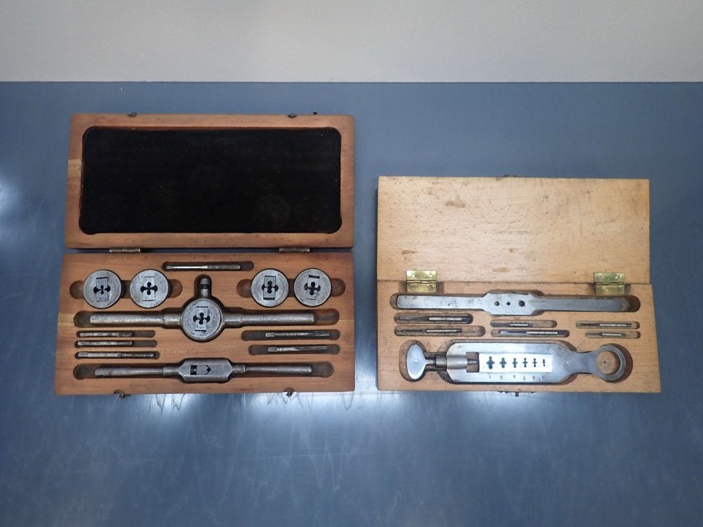 2x Engelse Tap set / Tapset Engels, Niet ingevuld, Gebruikt, Niet ingevuld, Ophalen of Verzenden