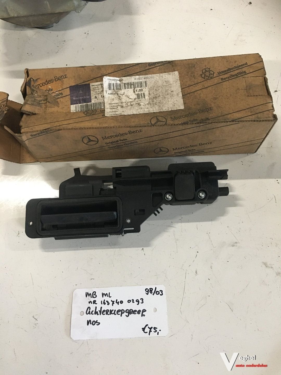 Mercedes ML 1998/2003 Achterklep greep NOS, Auto-onderdelen, Gebruikt, -, -, Ophalen of Verzenden