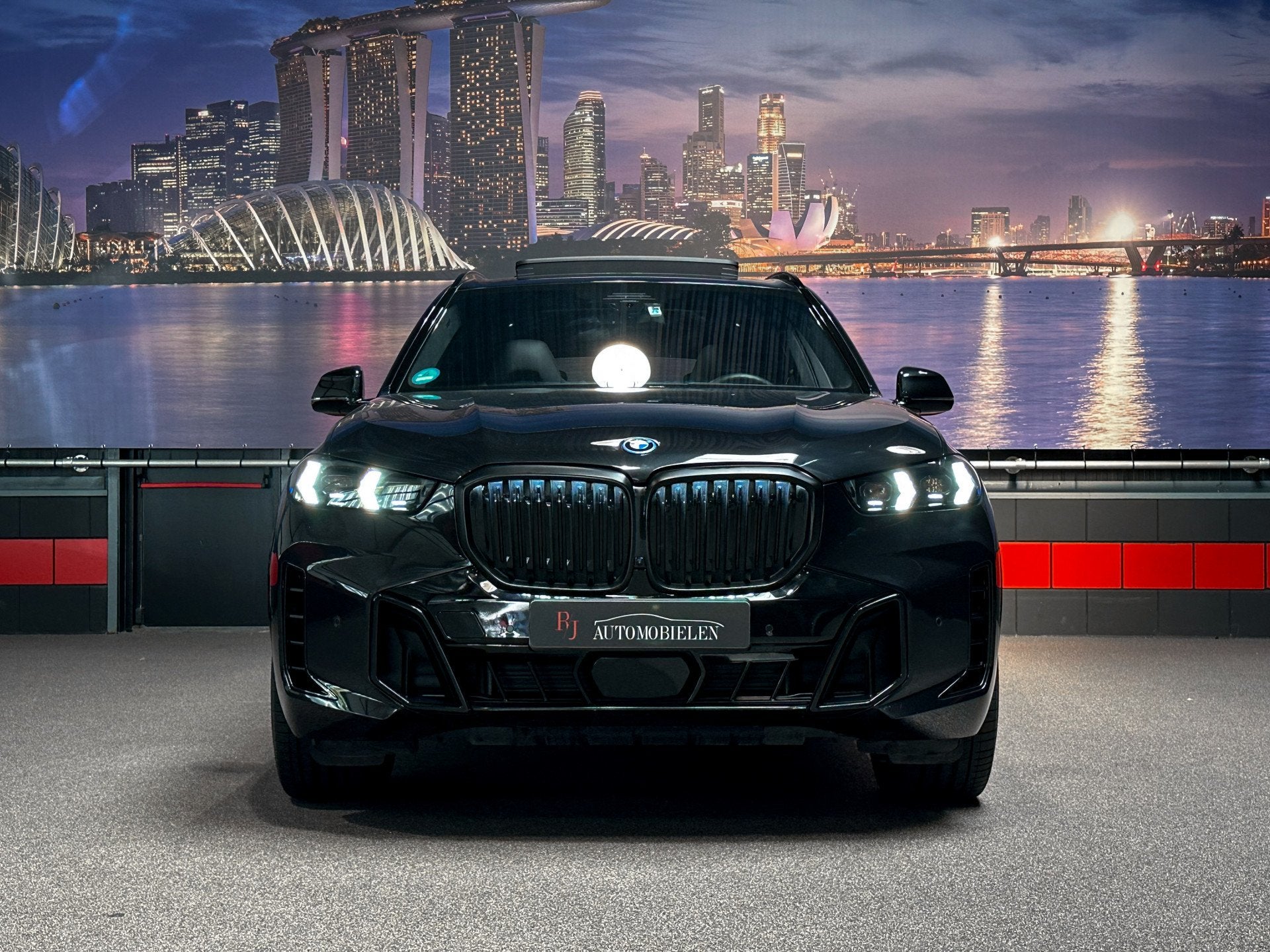 BMW X5 xDrive50e Softclose||Bowers&Wilkins|Skylounge|Diamant, Gebruikt, 2395 kg, Adaptive Cruise Control, Zwart