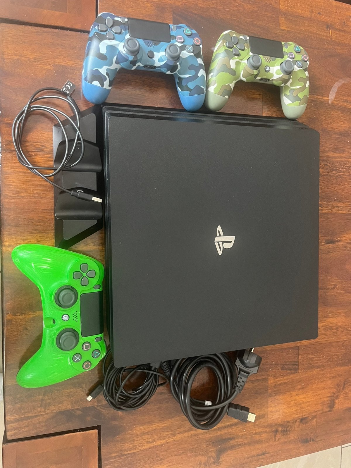 PlayStation 4 Pro met 3 controllers en kabels, Spelcomputers en Games, Spelcomputers | Sony PlayStation 4, Ophalen, Gebruikt, 1 TB