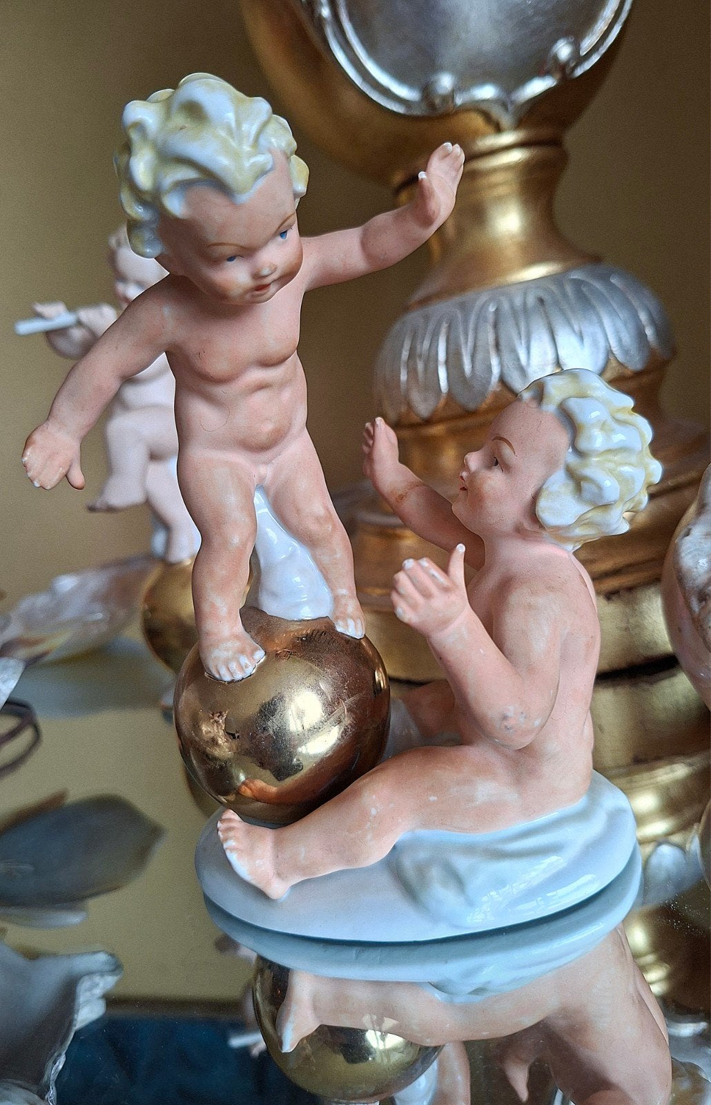 Cherubijn, putti, gouden bal, Ophalen of Verzenden