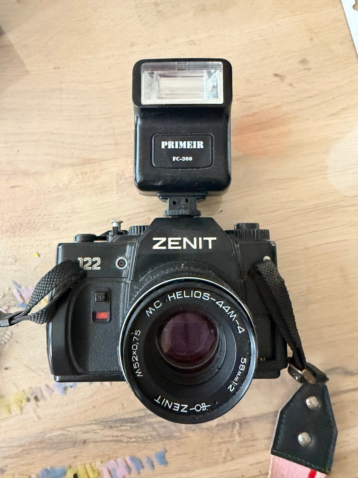 Zenit 122 Spiegelreflexcamera met Primeir FC-300 flitser, Ophalen of Verzenden, Gebruikt, Spiegelreflex, Overige Merken