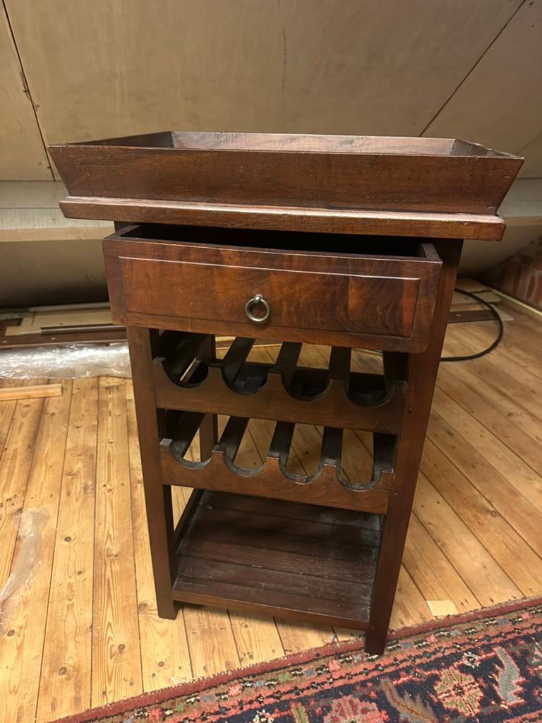 Wijnrek en/of bijzettafel met lade en afneembaar dienblad, Ophalen, Gebruikt, Hout, 5 tot 15 flessen