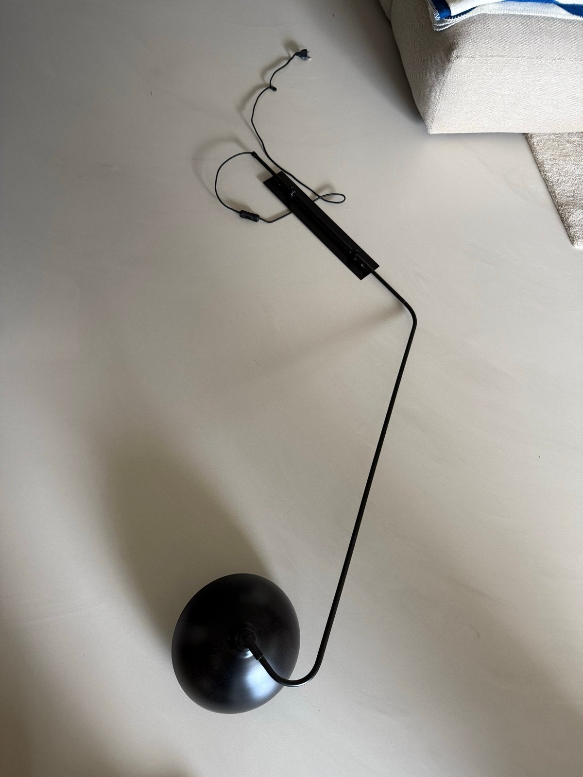 Zwarte metalen wandlamp met boog - Ferm Living stijl, Ophalen, Zwart, E27 (groot), Zo goed als nieuw