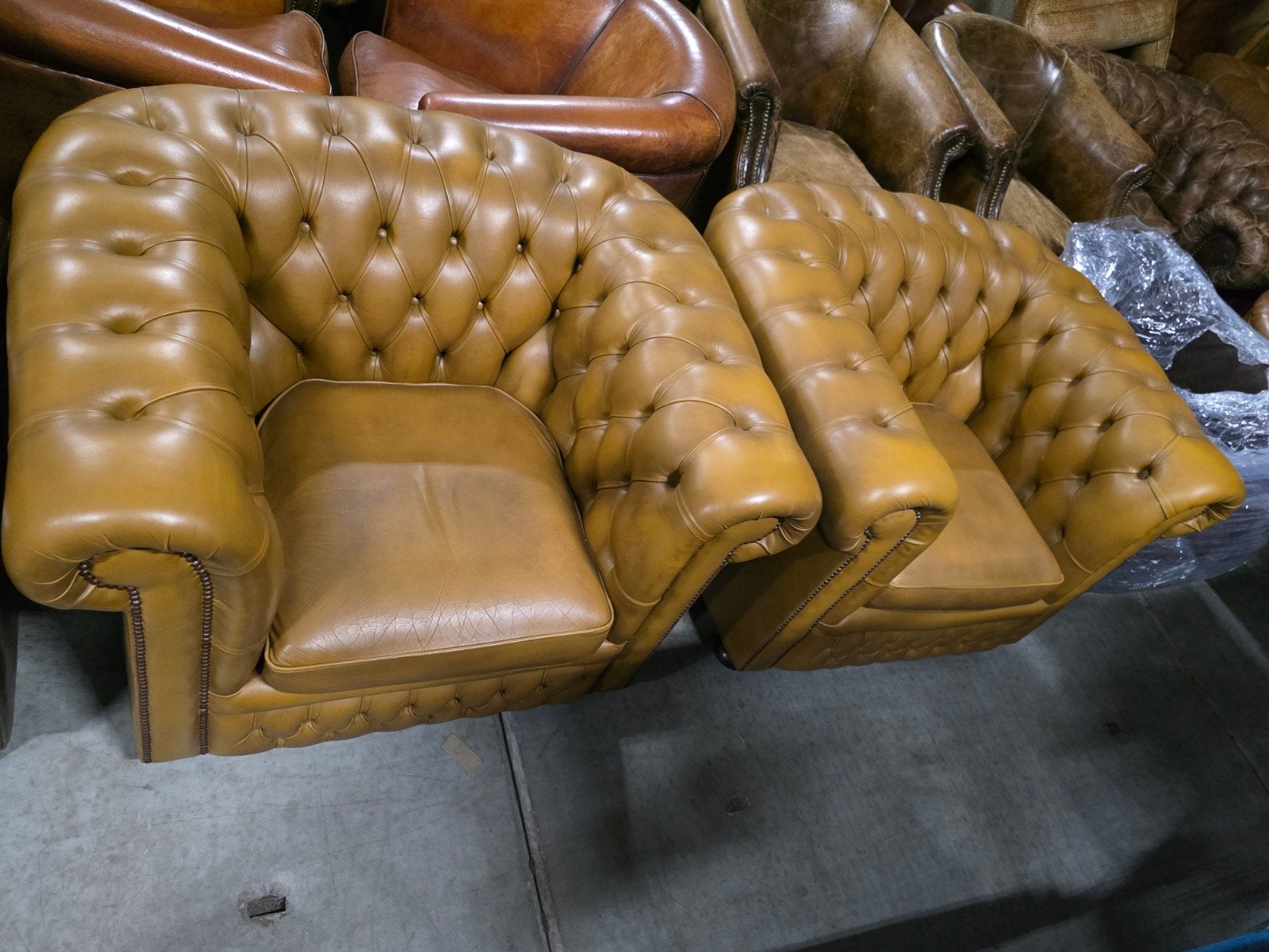 Leren Chesterfield fauteuils - Twee stuks + BEZORGING GRATIS, Gebruikt, Twee, Bruin, .