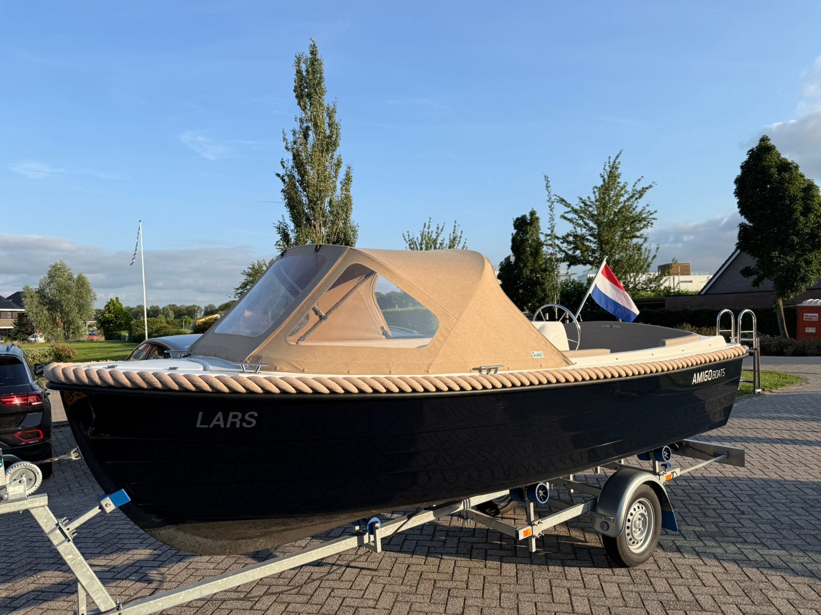 Prachtige Amigo 485 sloep (2023) compleet uitgevoerd, Consoleboot, 10 pk, 5 m, Zo goed als nieuw