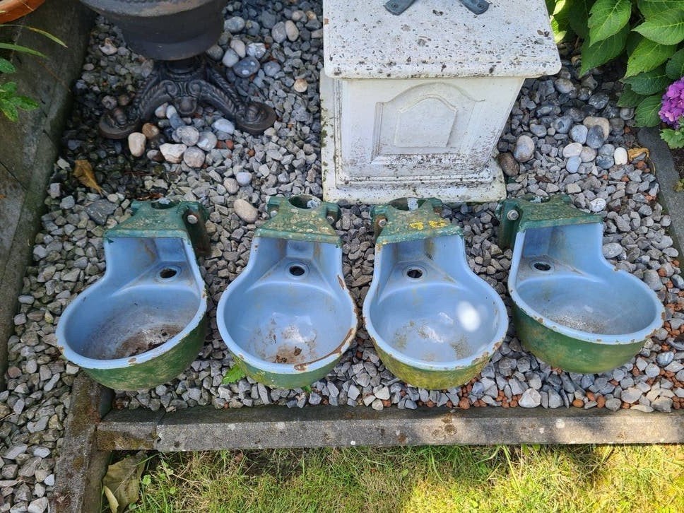 gietijzeren drinkbakken voor vee (4 stuks), Ophalen