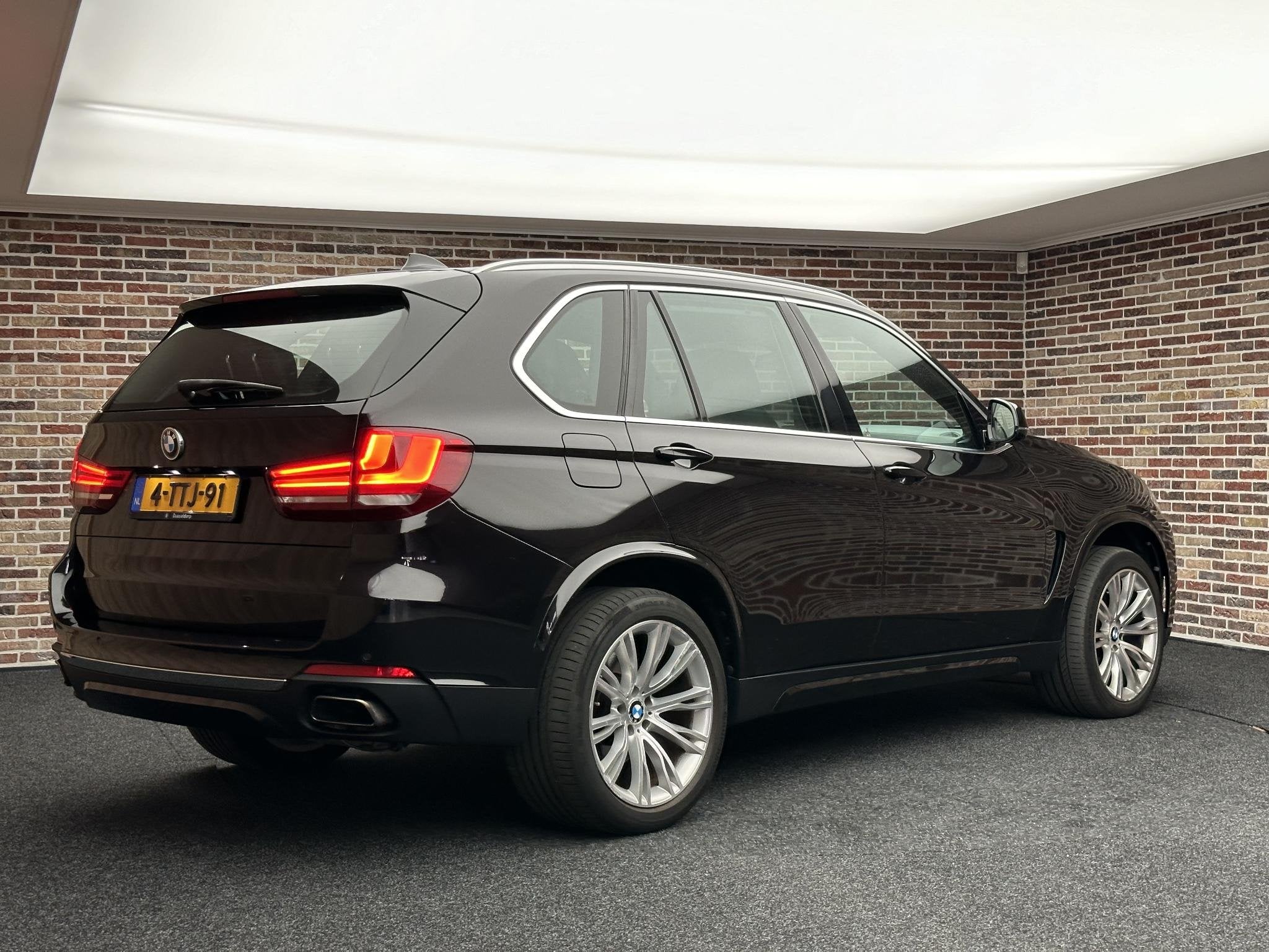 BMW X5 xDrive35i High Executive 7p. | Dak| LED| Adaptive Cru, Auto's, Automaat, Dealer onderhouden, 2005 kg, Gebruikt