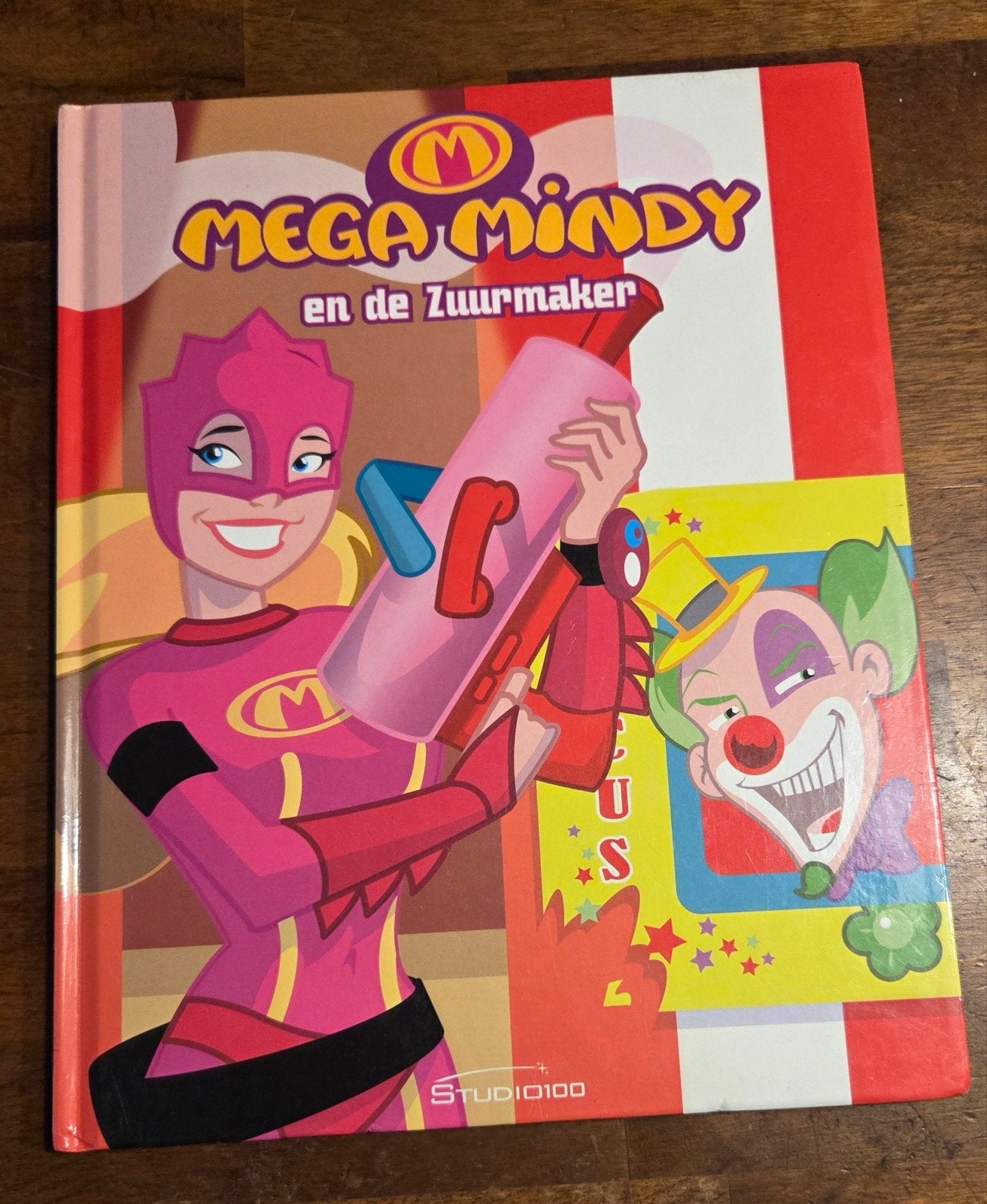 Mega Mindy en de Zuurmaker - Studio100, Ophalen of Verzenden, Zo goed als nieuw, Studio100, Fictie algemeen